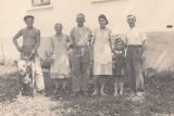 Rodina Vítových. Josef Vít starší ještě za svobodna (první zleva)