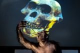 Národní muzeum vystavuje ostatky prehistorické Lucy, která je cca 3 mld starým pozůstatkem původních lidí.