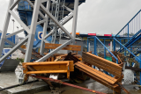 Poničené zázemí na fotbalovém stadionu v Opavě