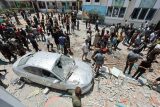 Ministerstvo zdravotnictví vlády v Pásmu Gazy a tiskový odbor vlády Hamásu uvedly, že při úderu na školu zahynulo nejméně 30 lidí a že více než stovka dalších utrpěla zranění
