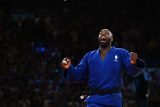 Teddy Riner na hrách v Paříži ve finále kategorie nad 100 kilogramů porazil Kim Min-čonga z Koreje a jako první judista získal čtyři zlaté olympijské medaile