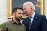 Americký prezident Joe Biden a jeho ukrajinský protějšek Volodymyr Zelenskyj