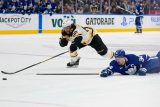 David Pastrňák v duelu NHL proti Torontu dvakrát skóroval, ale porážku Bruins 4:6 neodvrátil