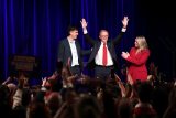 Australský premiér Anthony Albanese slaví na předvolební akci Labouristické strany poté, co místní média předpověděla vítězství Labouristické strany, Austrálie, 3. května 2025