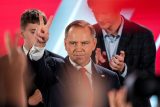 Polský prezidentský kandidát Karol Nawrocki ze strany Právo a spravedlnost (PiS) reaguje na výsledky exit pollů druhého kola prezidentských voleb ve Varšavě Polsko, 1. června 2025