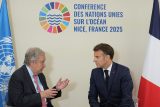 Generální tajemník OSN António Guterres a francouzský prezident Emmanuel Macron na konferenci OSN o světových oceánech v Nice