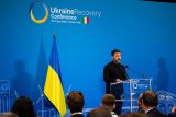 Ukrajinský prezident Volodymyr Zelenskyj na konferenci o obnově Ukrajiny v Římě
