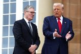 Britský premiér Keir Starmer (vlevo) přivítal ve Skotsku amerického prezidenta Donalda Trumpa