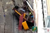 Vůz lanovky Elevador da Glória ve středu v 18.15 místního času vykolejil, zřítil se po strmé ulici, načež se převrátil a narazil do budovy.