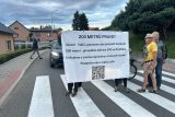 Místní v Martiních blokují dva přechody jako protest kvůli prodlužování dostavby dálnice