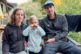 Čtyřletá Thea se může do života zapojit díky speciální protéze, jedna stojí zhruba 200 tisíc korun