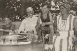 Tomáš Garrigue Masaryk s vnuky (Herbert Revilliod a Leonard Revilliod) a dcerou Olgou Revilliodovou (Garrigue Masaryková)