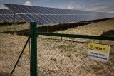 Společnost vlastnící fotovoltaickou elektrárnu Wladimírov musí státu zaplatit 43 milionů korun. Ilustrační foto