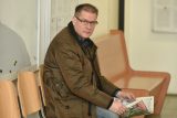 Petr Kušnierz na chodbě Krajského soudu v Ústí nad Labem