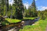 Krásné Luzenské údolí se nachází v 1. zóně NP, nachází se zde unikátní rašeliniště a podmáčené smrčiny proto je přístup mimo značené cesty turistům zakázán