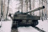 Německý tank Leopard 2 A6 nedaleko města Lyman na Ukrajině (archivní foto z února 2024)