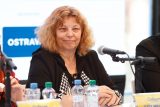 Spoluzakladatelka a umělecká ředitelka mezinárodního hudebního festivalu Colours of Ostrava Zlata Holušová na tiskové konferenci v březnu 2024