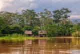 Kontaktovat izolované amazonské kmeny je protizákonné, misionáři přesto stále hledají nové možnosti