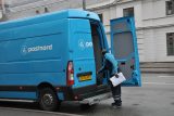 Pošťák dánské státní pošty NordPost