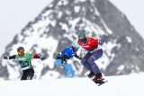 Snowboardcrossaři na trati ve Svatém Mořici