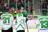 Útočníci Mladé Boleslavi Dominik Lakatoš, Tomáš Fořt a Julius Junttila