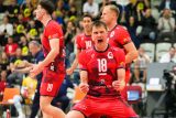 Jakub Janouch, nahrávač volejbalových Lvů Praha, slaví bod ve třetím zápase finálového sérei play-off extraligy proti Karlovarsku