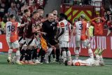 Fotbalisté Sparty se zlobili na rozhodčího kvůli gólu slávisty Oscara