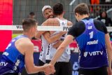 David Schweiner a Ondřej Perušič v zápase s Bartoszem Łosiakem a Michalem Brylem