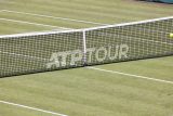 Logo ATP Tour na tenisové síti