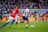 Adam Karabec v zápase s Anglií