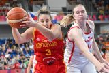 Julia Reisingerová (vpravo)