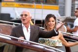 Zakladatel internetového obchodního domu Amazon Jeffa Bezose a novinářka a televizní moderátorky Lauren Sánchezové
