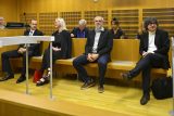Obvodní soud projednává kauzu namalování ukrajinské vlajky v bytovém komplexu ruské ambasády