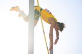 Armand Duplantis překonal v Budapešti výšku 629 centimetrů
