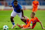 Dennis Owusu z Ostravy a Žan Karničnik z Celje