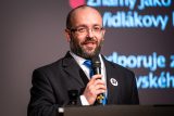Předseda hnutí STAČILO! Daniel Sterzik na tiskové konferenci k představení lídrů kandidátek a programu hnutí Stačilo! pro sněmovní volby 2025