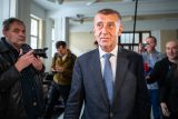 Andrej Babiš odchází z Vrchního soudu v Praze, který se zabývá kauzou Čapí hnízdo