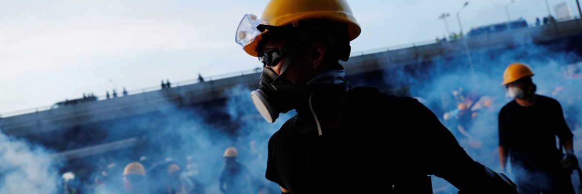 Střety demonstrantů s policií v Hongkongu