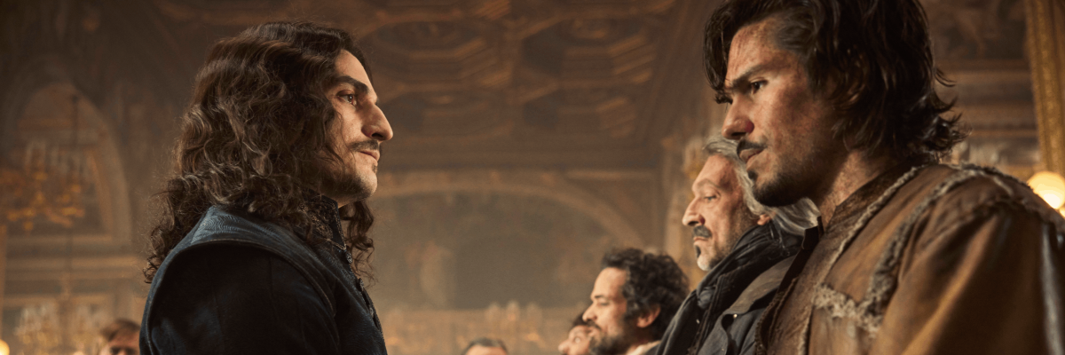 Zprava: Čtveřice mušketýrů (François Civil, Vincent Cassel, Romain Duris a Pio Marmaï) a král Ludvík XIII. (Louis Garrel)