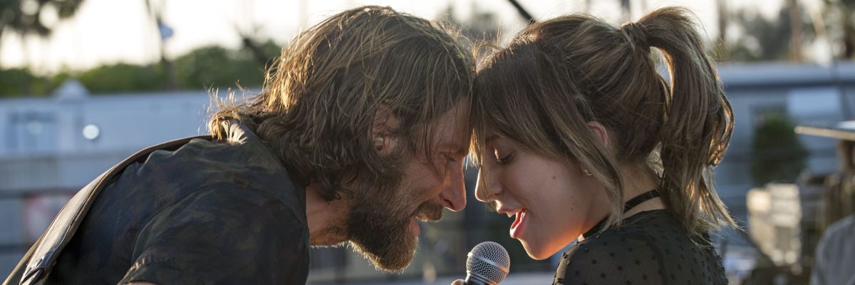 Bradley Cooper a Lady Gaga ve filmu Zrodila se hvězda