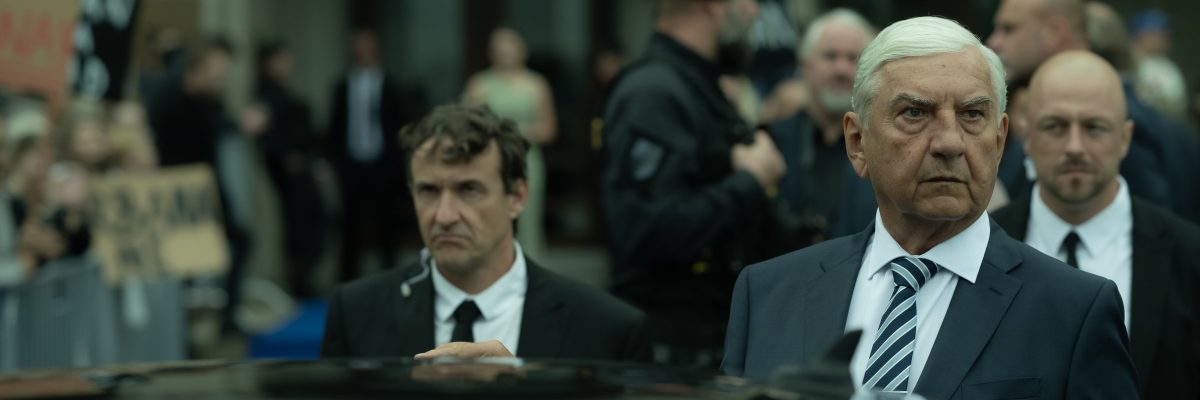 Miroslav Donutil v roli českého prezidenta v sérii Moloch