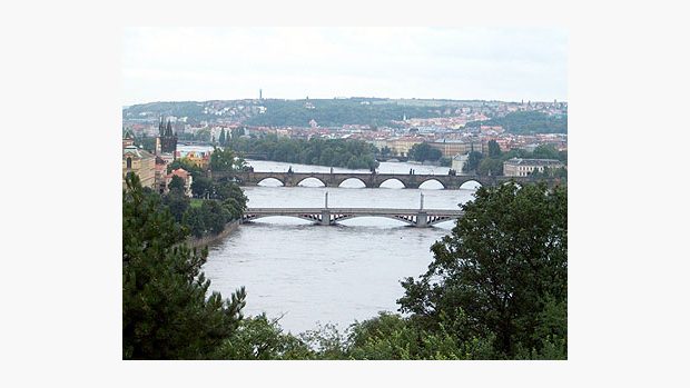 Pohled na Karlův a Mánesův most