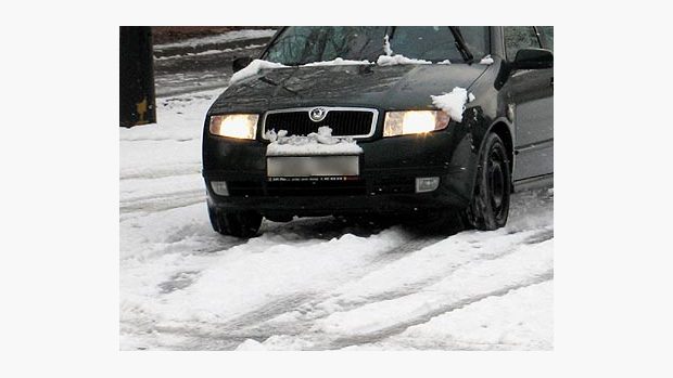 sníh a automobily