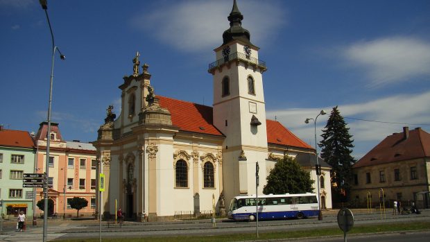 Kostel sv. Bartoloměje byl postaven heřmanoměsteckým stavitelem F.T. Jedličkou v letech 1756 - 1761, kazatelna a oltáře jsou dílem bratří Pacáků