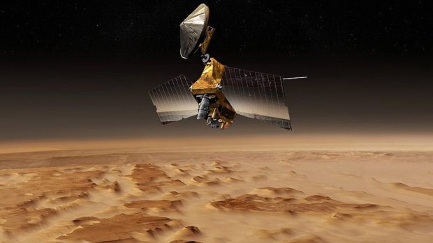 Kresba sondy Mars Reconnaissance Orbiter