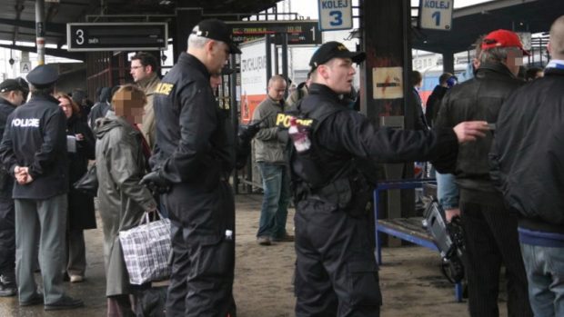 Policejní dohled na fanoušky ostravského Baníku