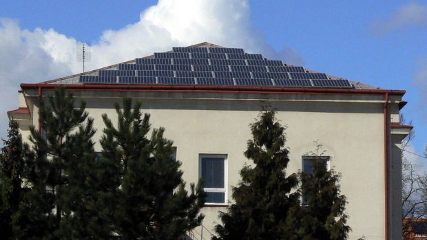 Solární elektrárna na střeše školního objektu v Litoměřicích