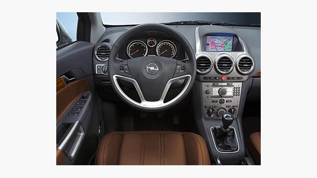 Opel Antara - palubní deska