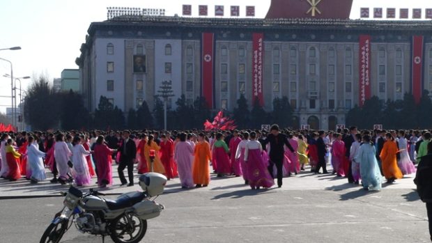 Taneční slavnosti na Kim Ir-senově náměstí, Pchjongjang