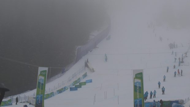 V mlze a na salmiaku, tak lyžují slalomáři na ZOH